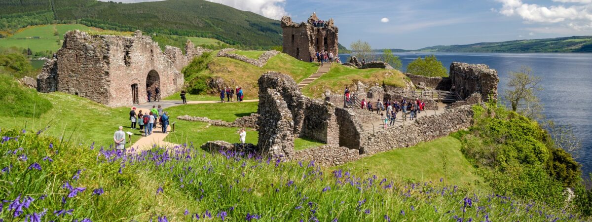 Le Urquhart castle - © Jaroslav Moravcik 
