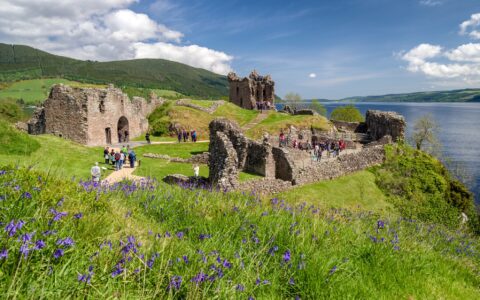 Le Urquhart castle - © Jaroslav Moravcik