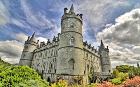 Inveraray castle - © robnaw